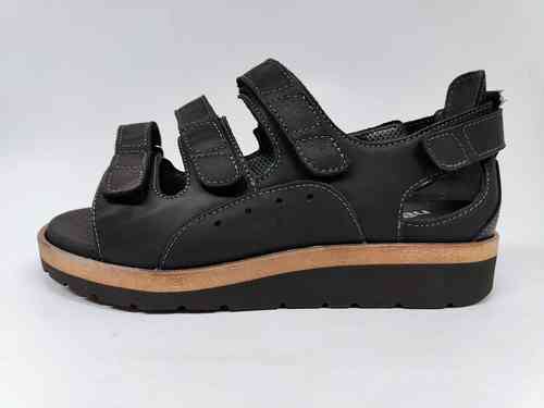 New Feet 211.12.1510, musta 4-tarrainen tilava sandaali